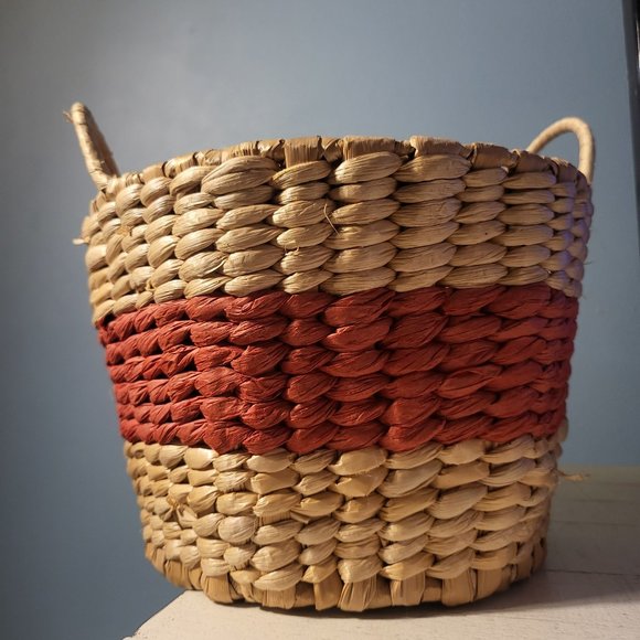 Double Handled Basket w/Red Stripe 7" Approx - Picture 1 of 4